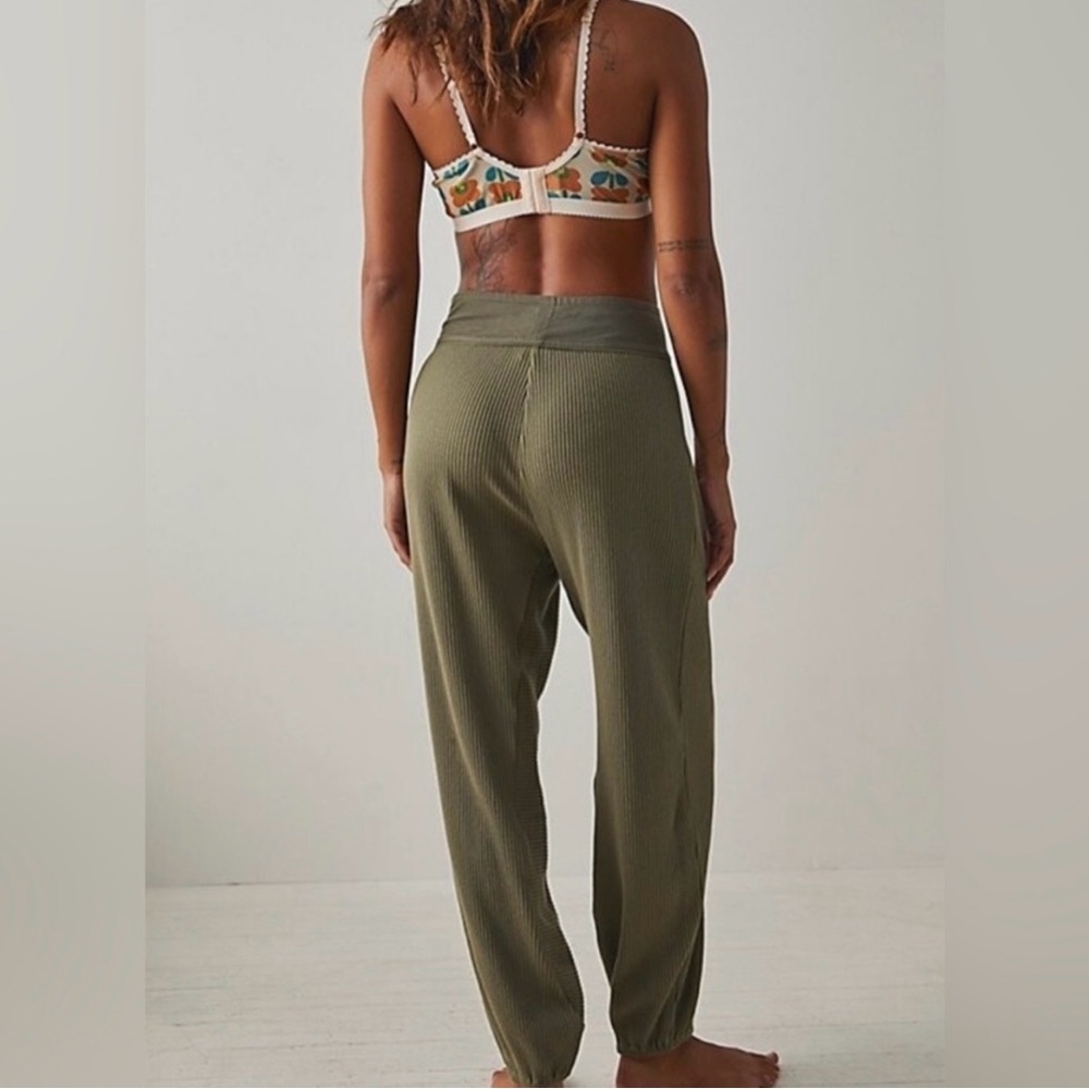 Free People Most Wanted Joggers Pants Green High Rise Wide Leg Size M worn once. - Picture 2 of 12